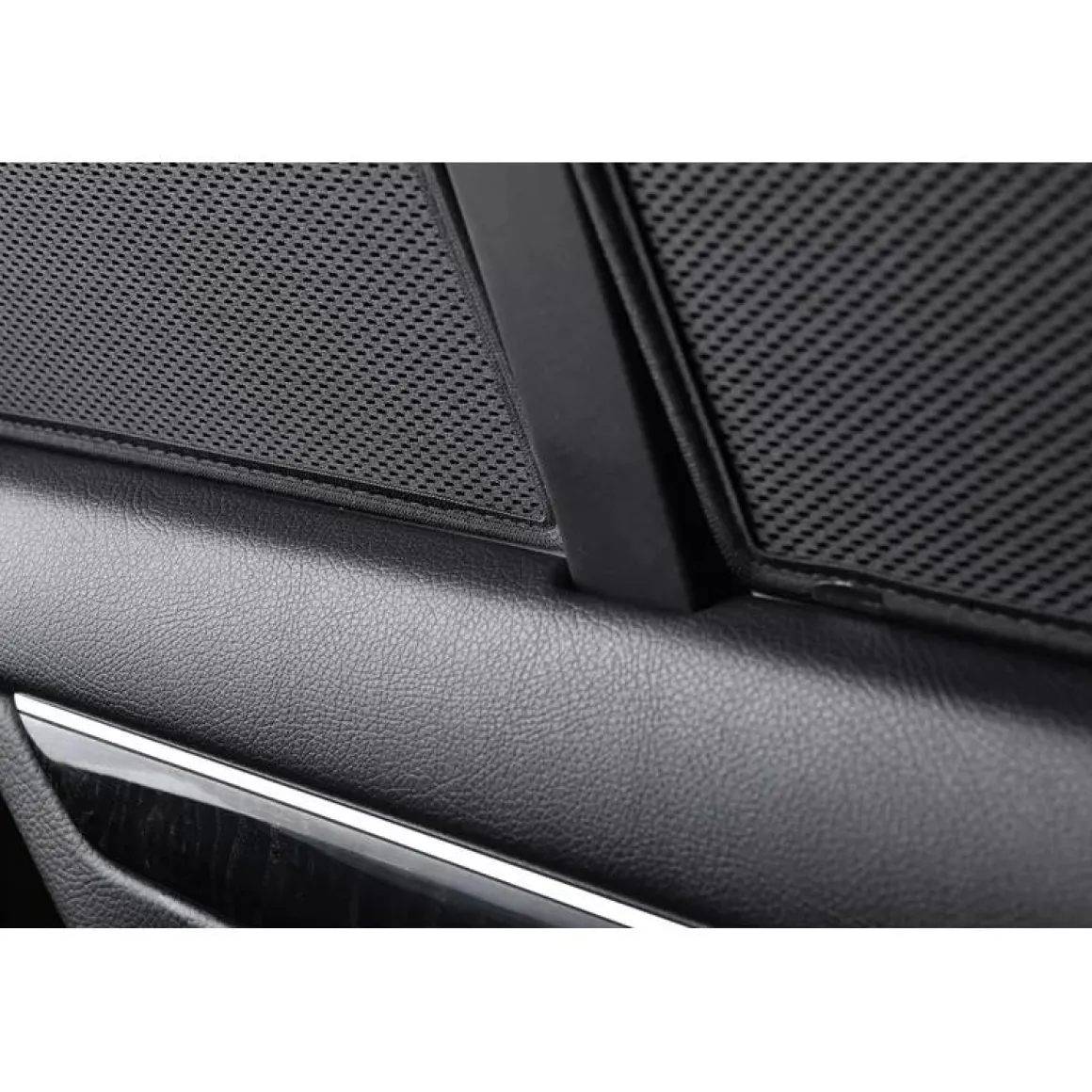 Audi A4 8E Sedan 2001-2008 - Zonneschermen achterportieren