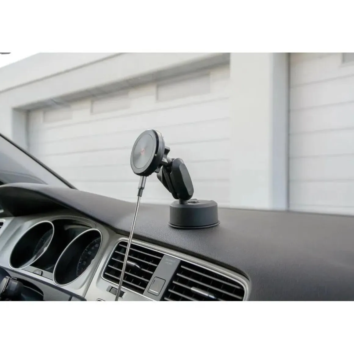 Auto telefoonoplader met zuignap