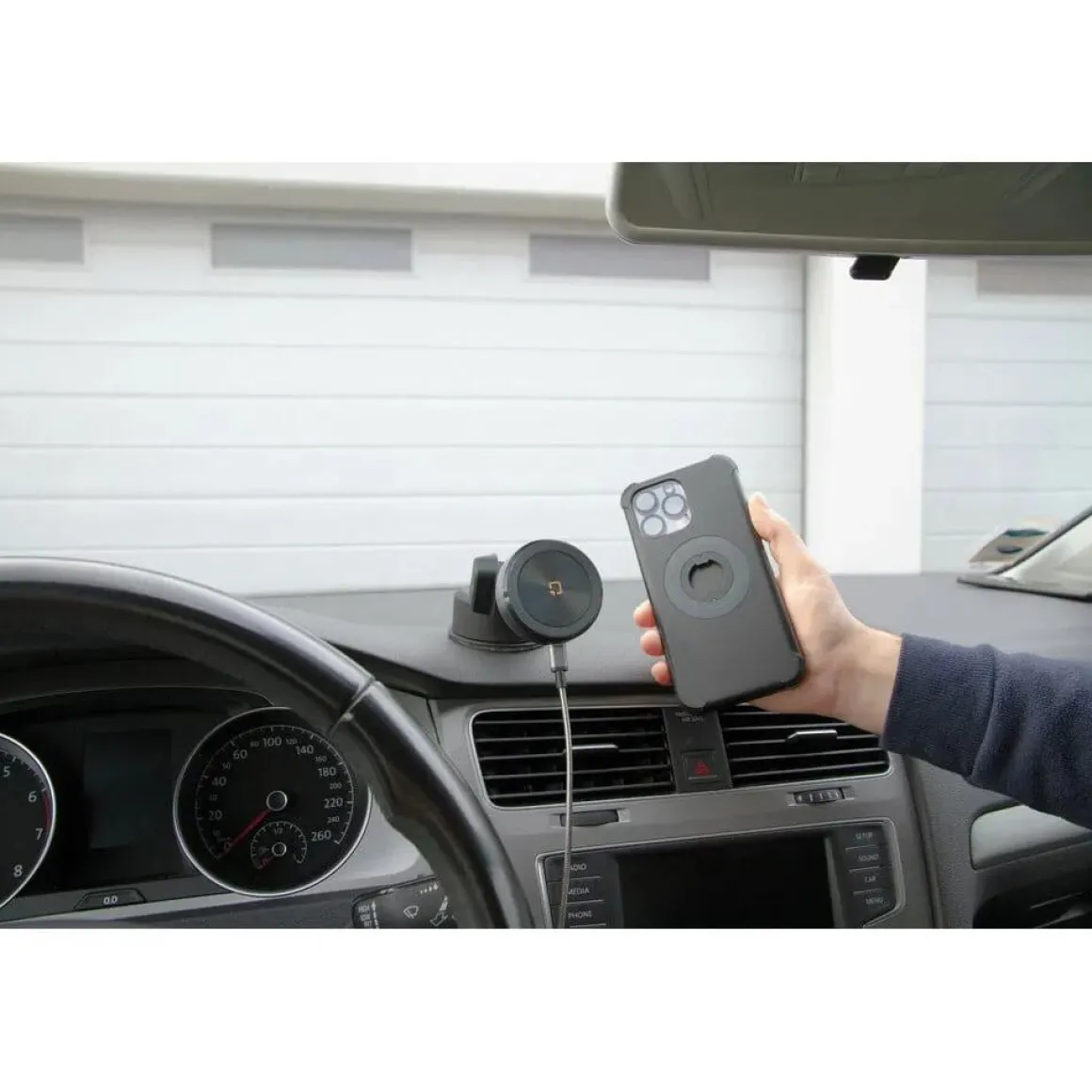 Auto telefoonoplader met zuignap