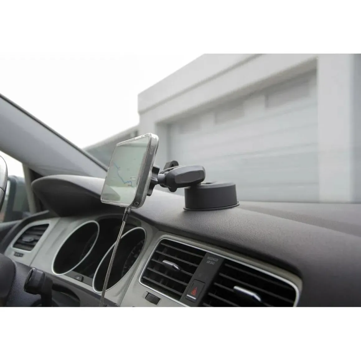 Auto telefoonoplader met zuignap