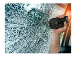 Autodeur opstapje met ruitenbreker