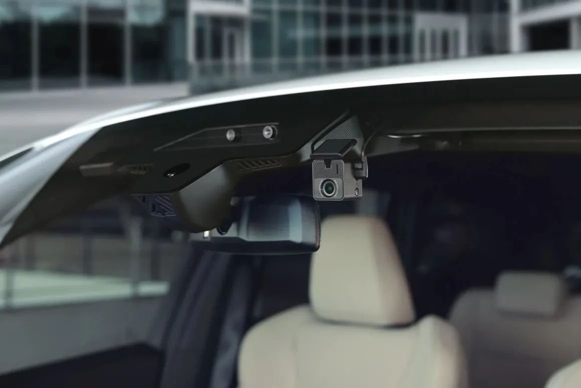MiVue J20 Full-HD dashcam - Wi-Fi