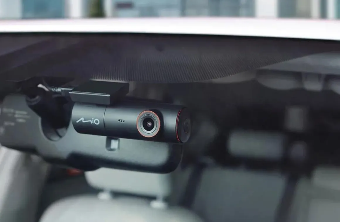 MiVue J30 2.5K WQHD dashcam - Wi-Fi
